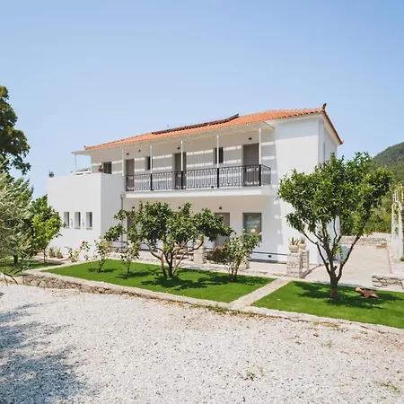 Capital Skopelos شقة فندقية