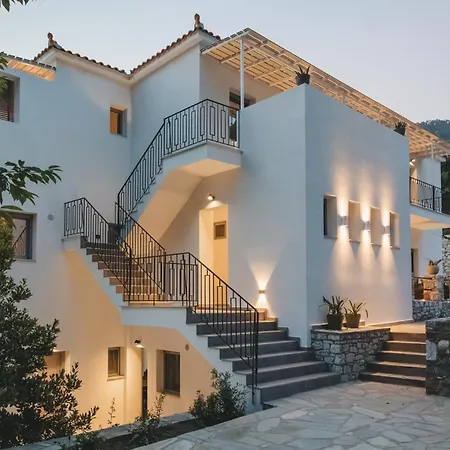 Capital Skopelos Aparthotel *