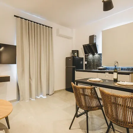 Capital Skopelos شقة فندقية 3*