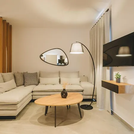 Capital Skopelos شقة فندقية