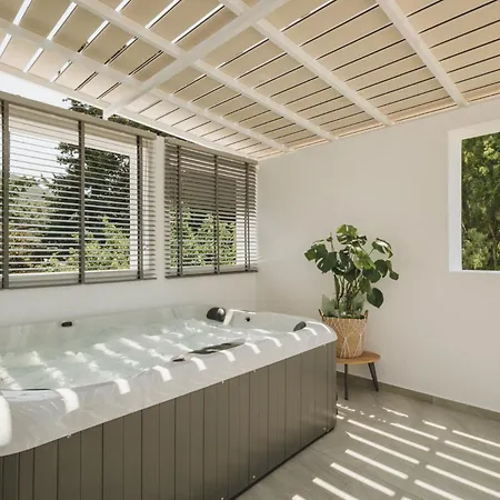 Capital Skopelos Apart-hotel *