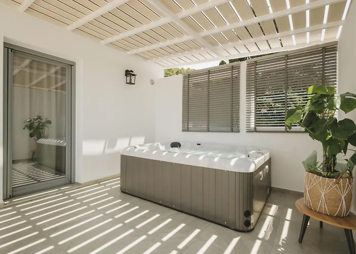 Capital Skopelos نيو كليما